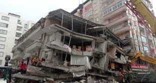 Más de 8 mil personas han sido rescatadas de los escombros tras terremoto en Turquía