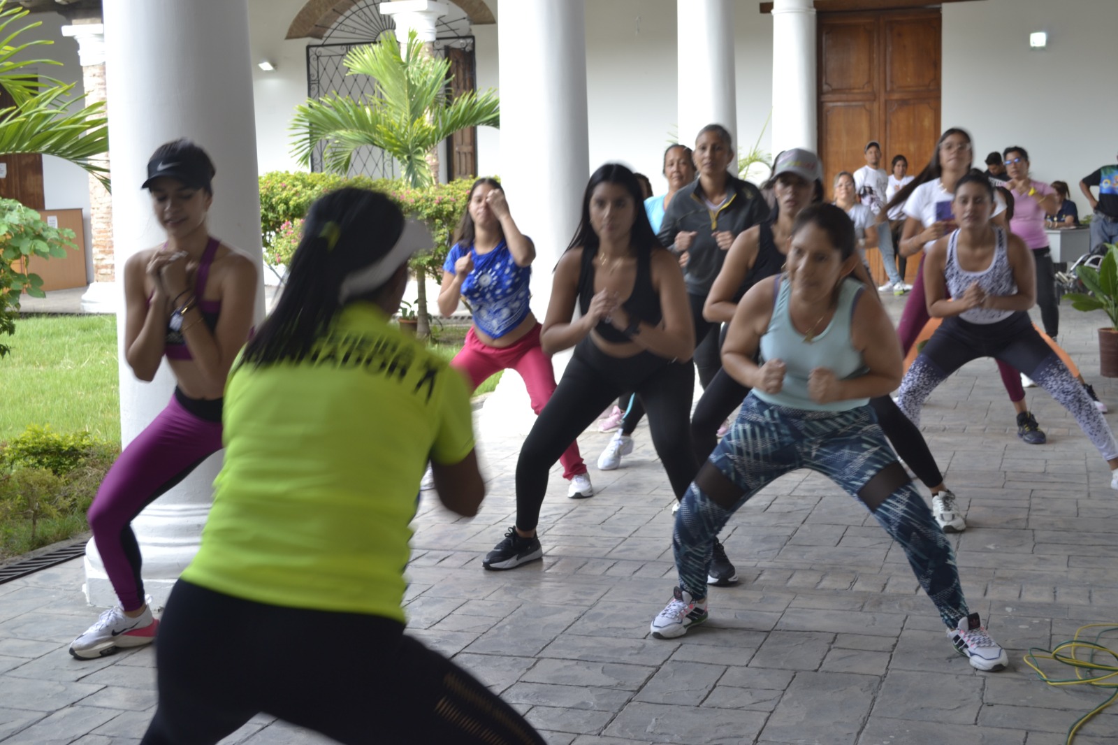 Larenses celebraron su día resaltando el empoderamiento y la igualdad de género