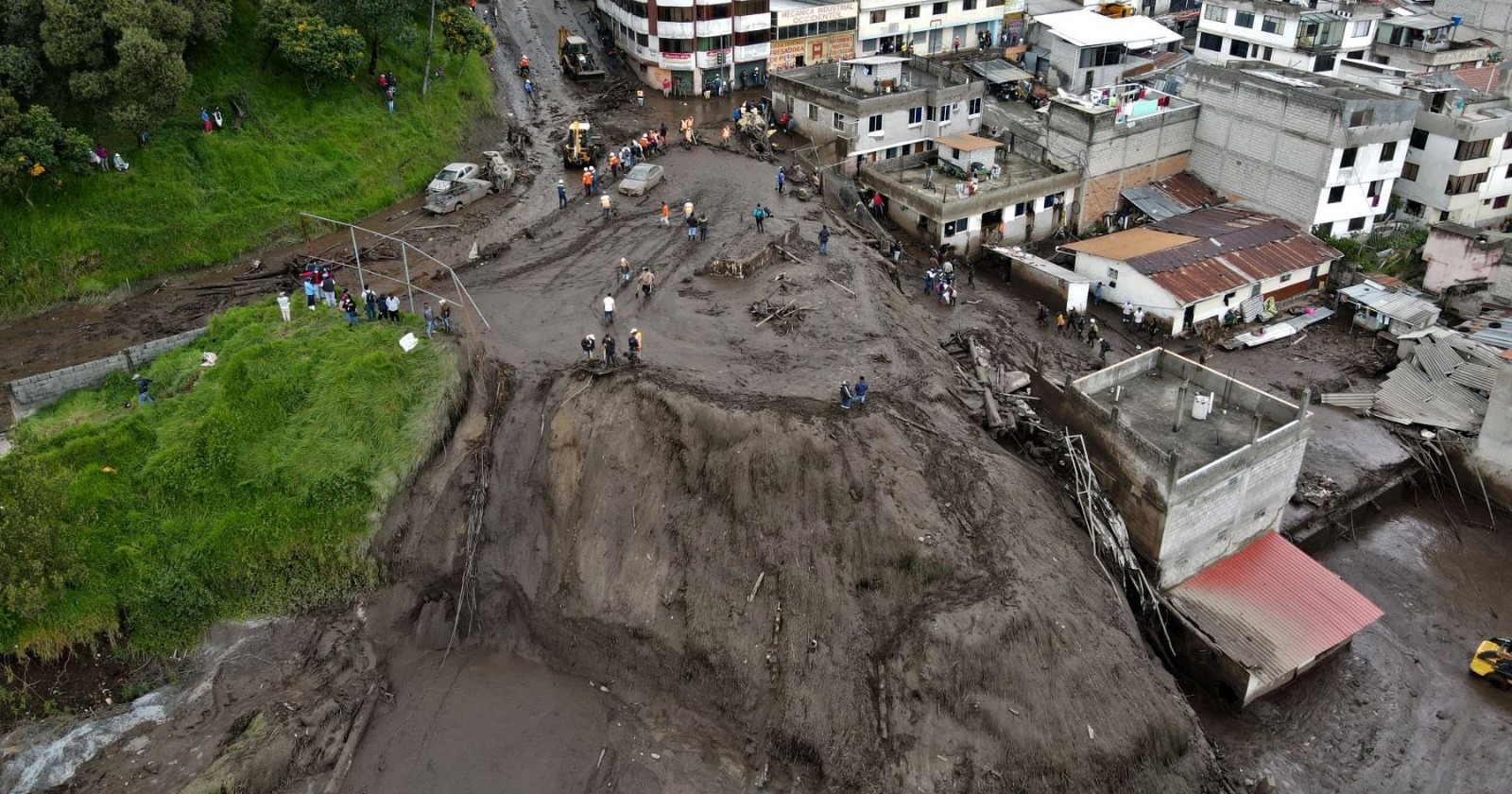 Se ubica en 16 los fallecidos tras alud en zona andina de Ecuador