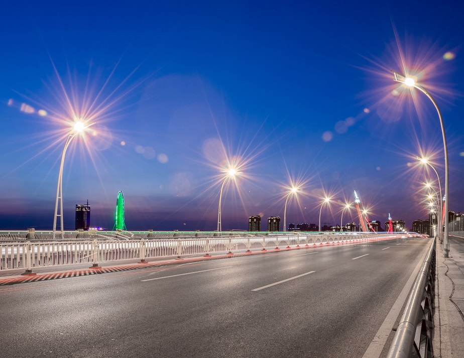 Usar luminarias LED en calles y avenidas de Venezuela garantizan iluminación y eficiencia