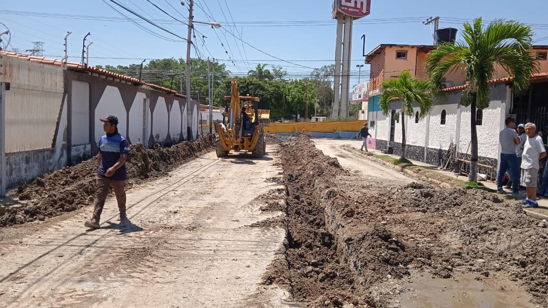 Hidrolara efectuó reconstrucción de colector de 50 metros en el municipio Palavecino