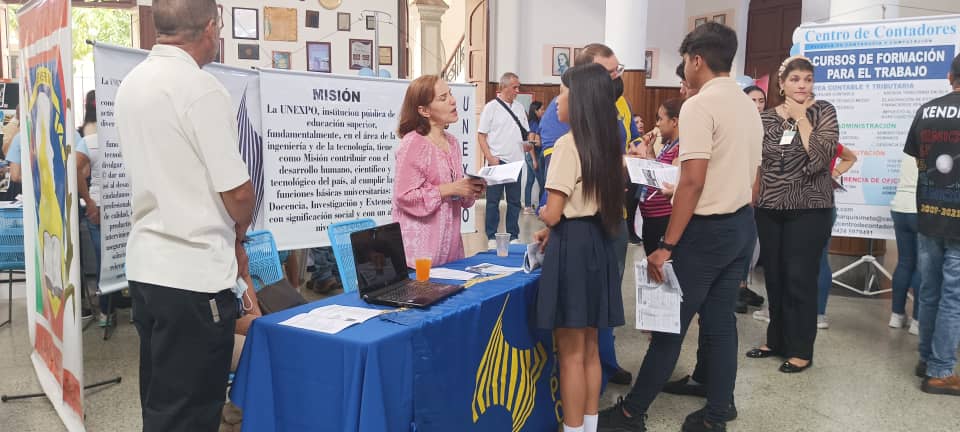 Unexpo da a conocer su oferta académica de pregrado en Expo Vocacional 2023