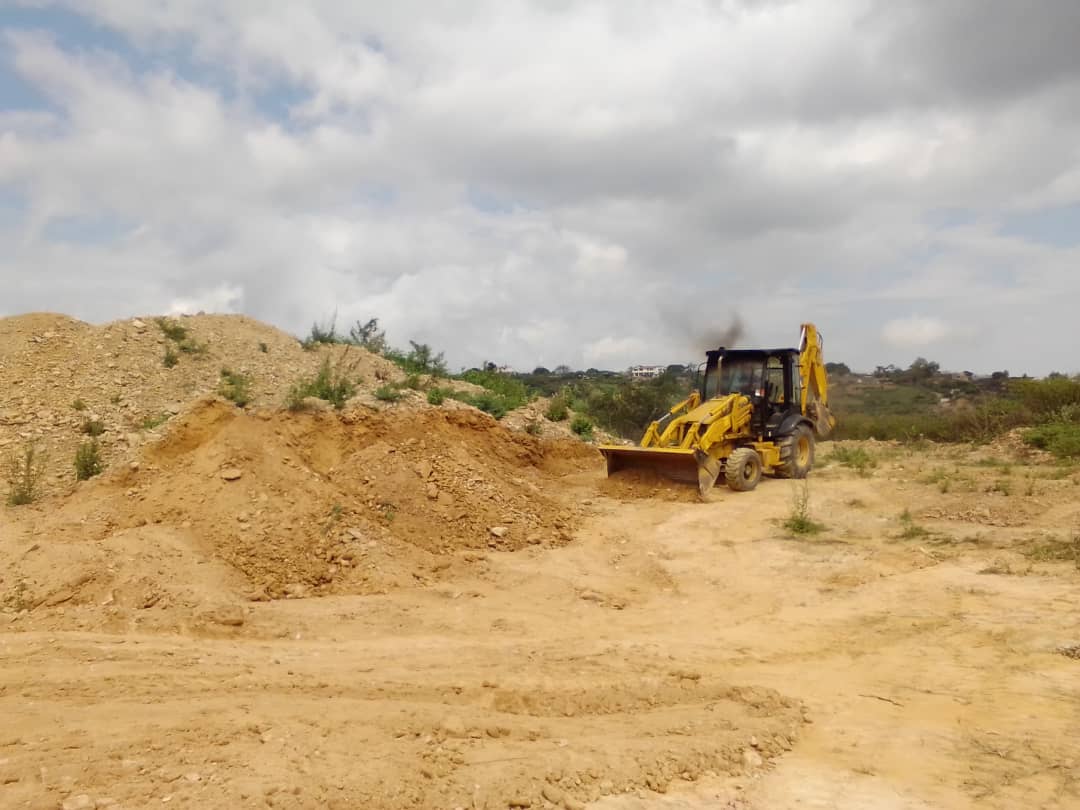 Invilara: estamos rehabilitando la vía principal de acceso a las Lomas de Cubiro