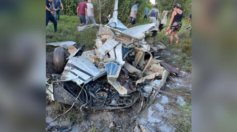 Cinco personas perdieron la vida al caer una avioneta en Bolivia