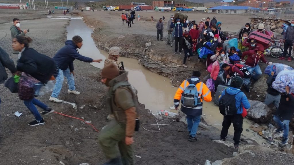 Acnur alerta del riesgo de personas refugiadas y migrantes en la frontera de Perú con Chile