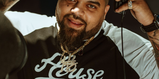 El Triple Rapper “Es Tripl3 Baby” lanza nuevo tema con elementos clásicos del reggaeton ...