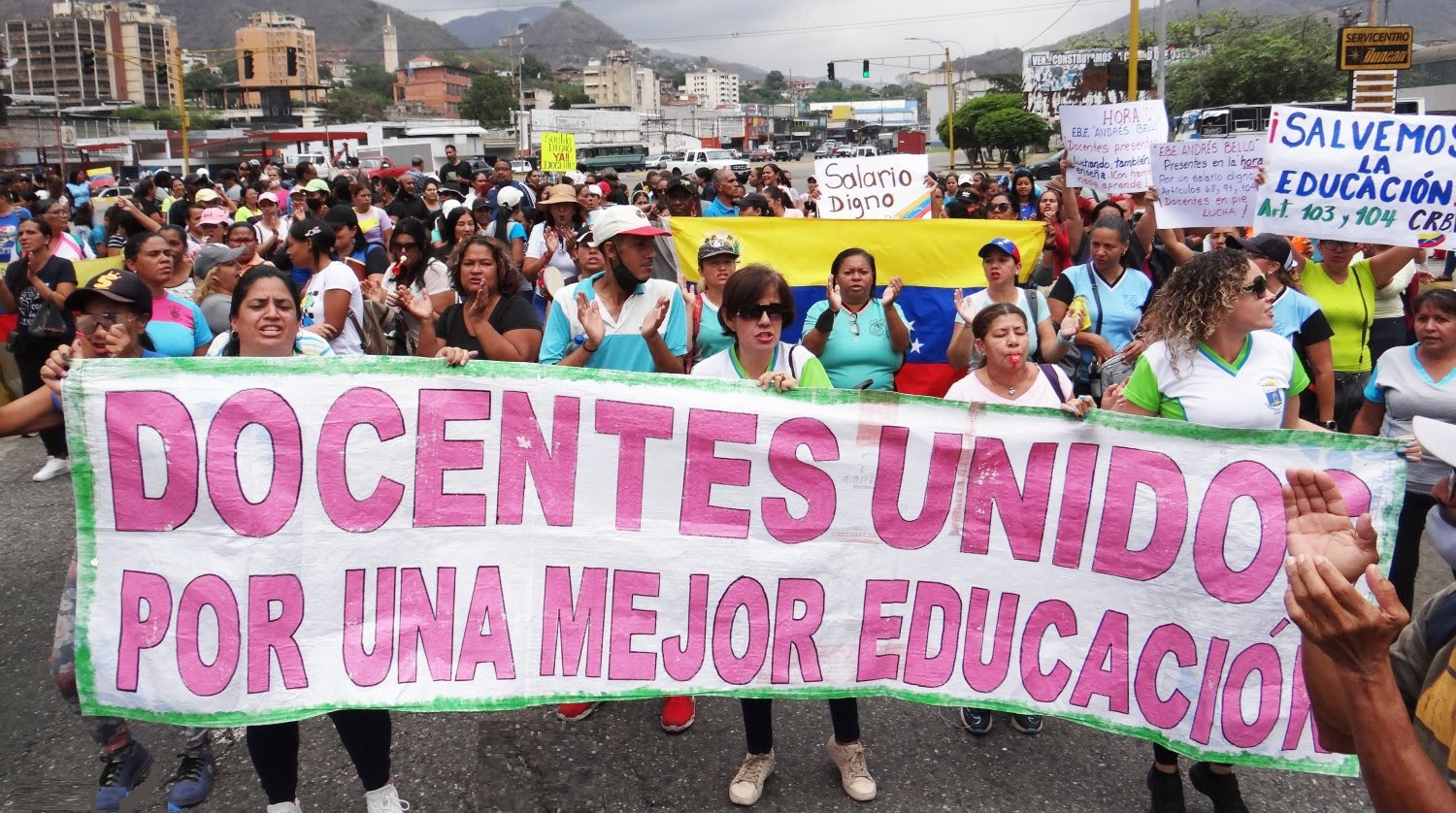 Prof. Carlos Alvarado: aquí no hay dinero para aumentarle a los docentes