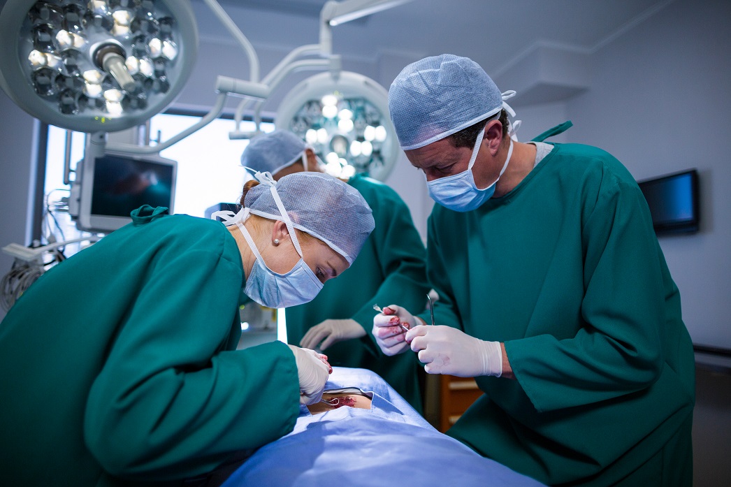 Intervención quirúrgica para curar hernias es ambulatoria y de bajo riesgo