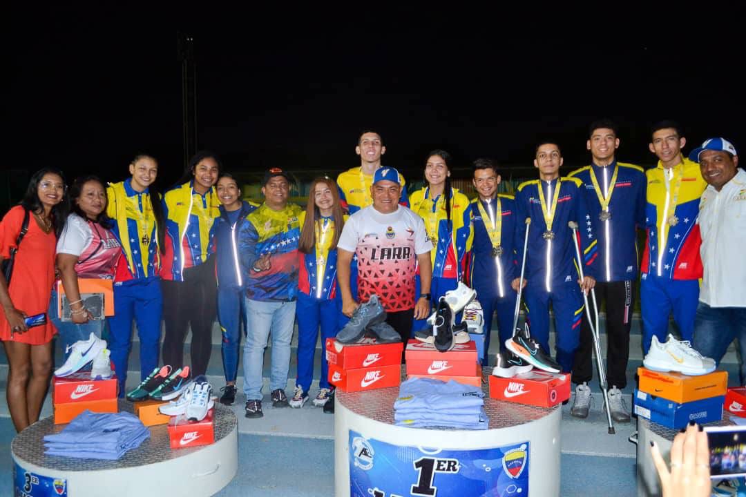 Atletas larenses fueron homenajeados por su destacada participación en Juegos del Alba