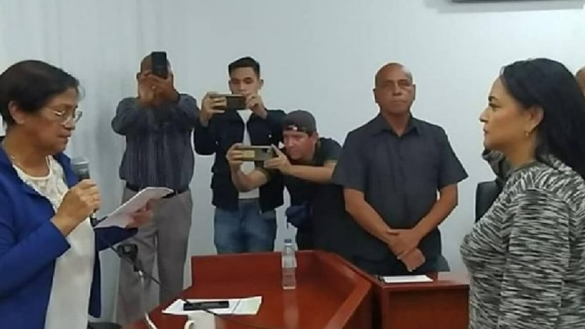 Designada Lilys Osuna como Alcaldesa de El Tigre tras detención de Ernesto Paraqueima