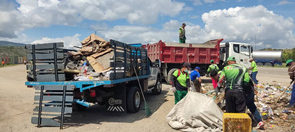 Saneado foco de contaminación dejado en el distribuidor San Francisco al oeste de Barquisimeto