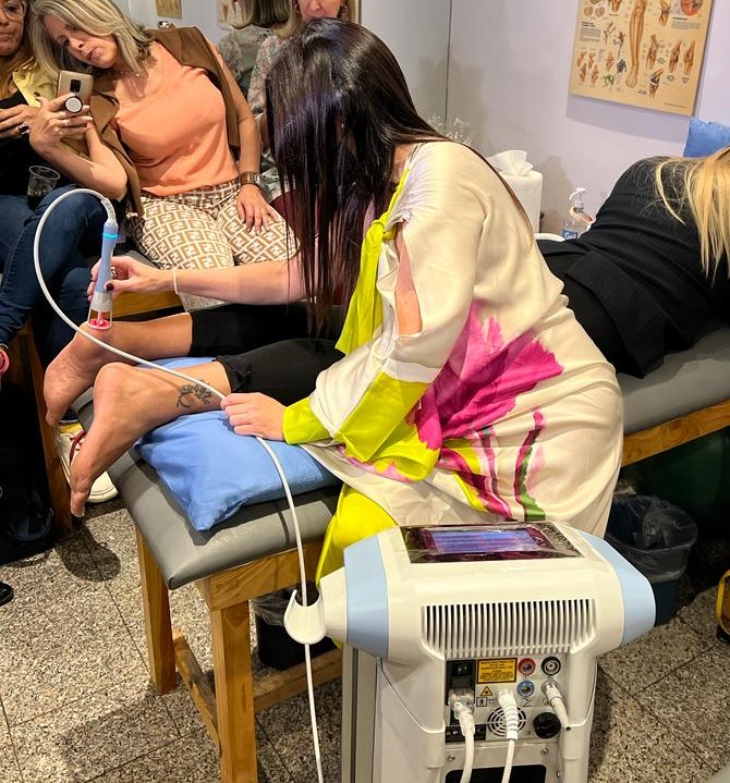 Equipo Láser de Alta Intensidad HIL II llega a Venezuela para aliviar múltiples lesiones y patologías