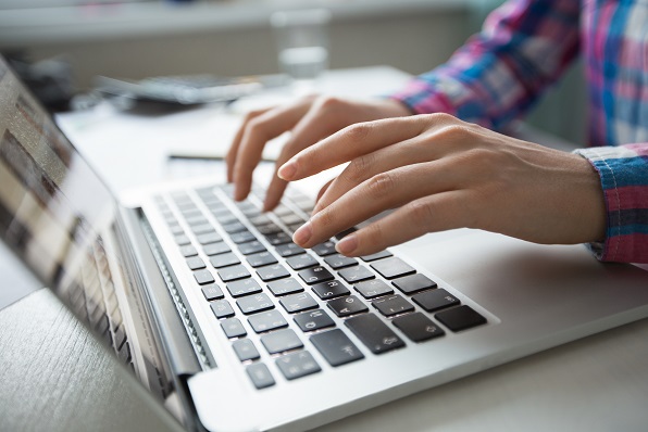 Uso excesivo de computadora y sus efectos en la vista