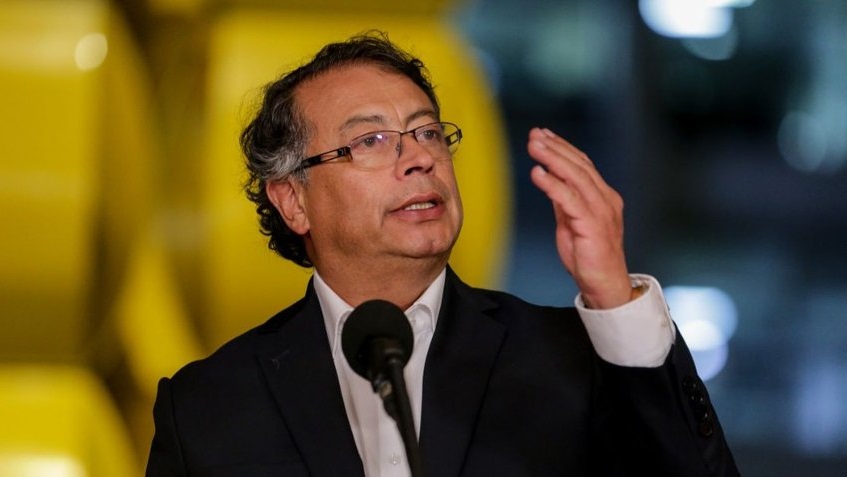 Presidente de Colombia asegura que buscan difamarlo