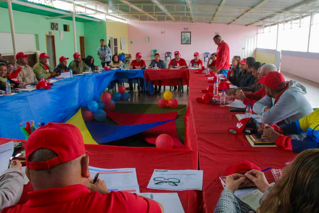 Equipo Político Municipal de Andrés Eloy Blanco debate próximas estrategias políticas en Lara