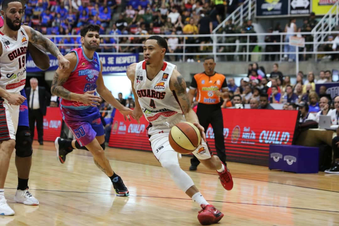 Guaros de Lara a un triunfo de avanzar a la Gran Final de la  Superliga de Baloncesto