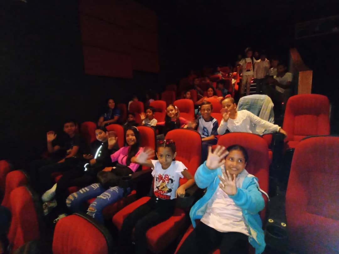 Niños de Iribarren disfrutaron de la magia del cine