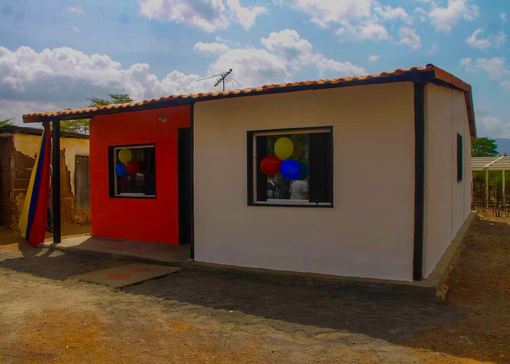 Familias del sector La Jaría del municipio Urdaneta obtuvieron las llaves de sus viviendas