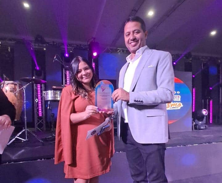 Galardonados comunicadores sociales con la 6ta entrega de Premios Municipales de Periodismo