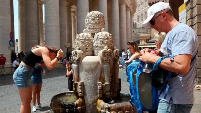 Ola de calor llega hasta 47 grados en Italia