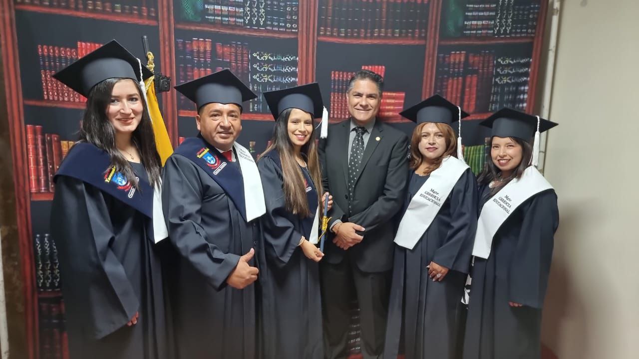 UNY ha conferido más de 300 títulos universitarios a estudiantes en Ecuador