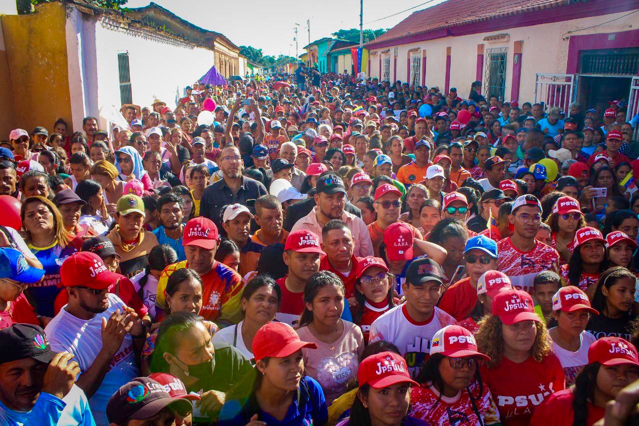 Habitantes de Crespo marcharon en respaldo al Presidente Nicolás Maduro